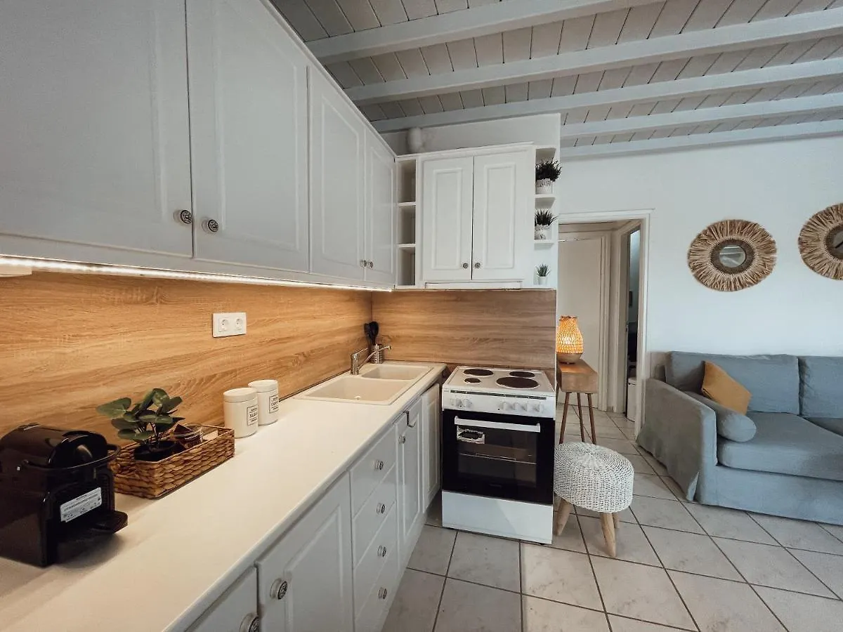 Cosy Home At Kalafatis Beach - Cielo Homes Grécia